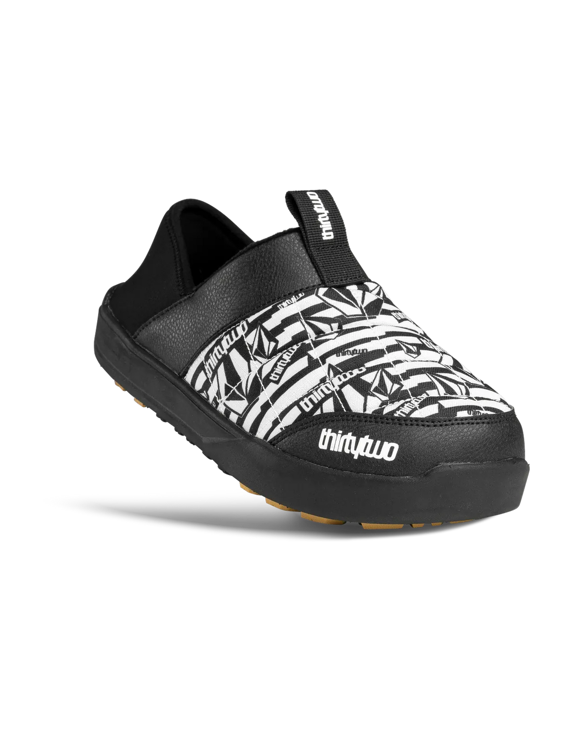 TTWO BTS THE LOUNGER BLACK WHITE VOLCOM 080