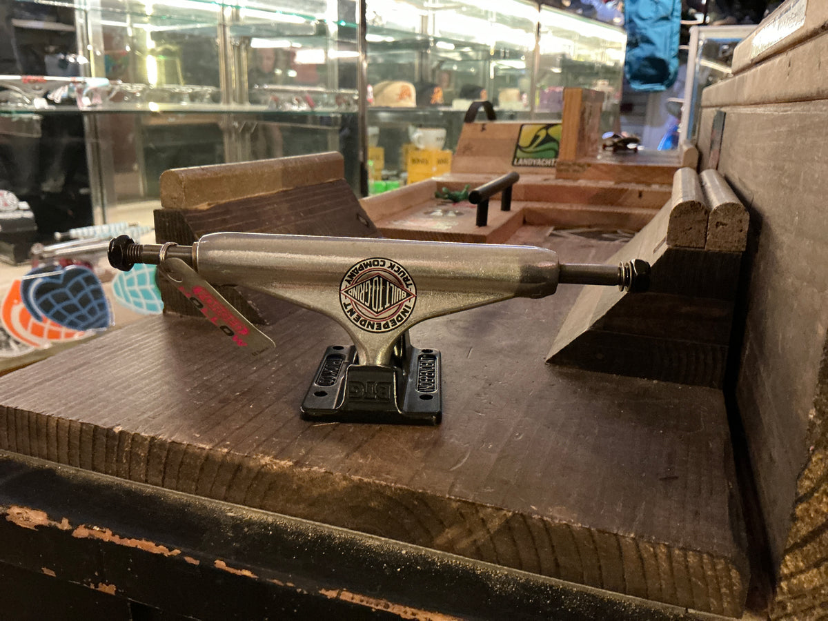 Skateboard Truck Independent Stage 11 forged hollow BTG
