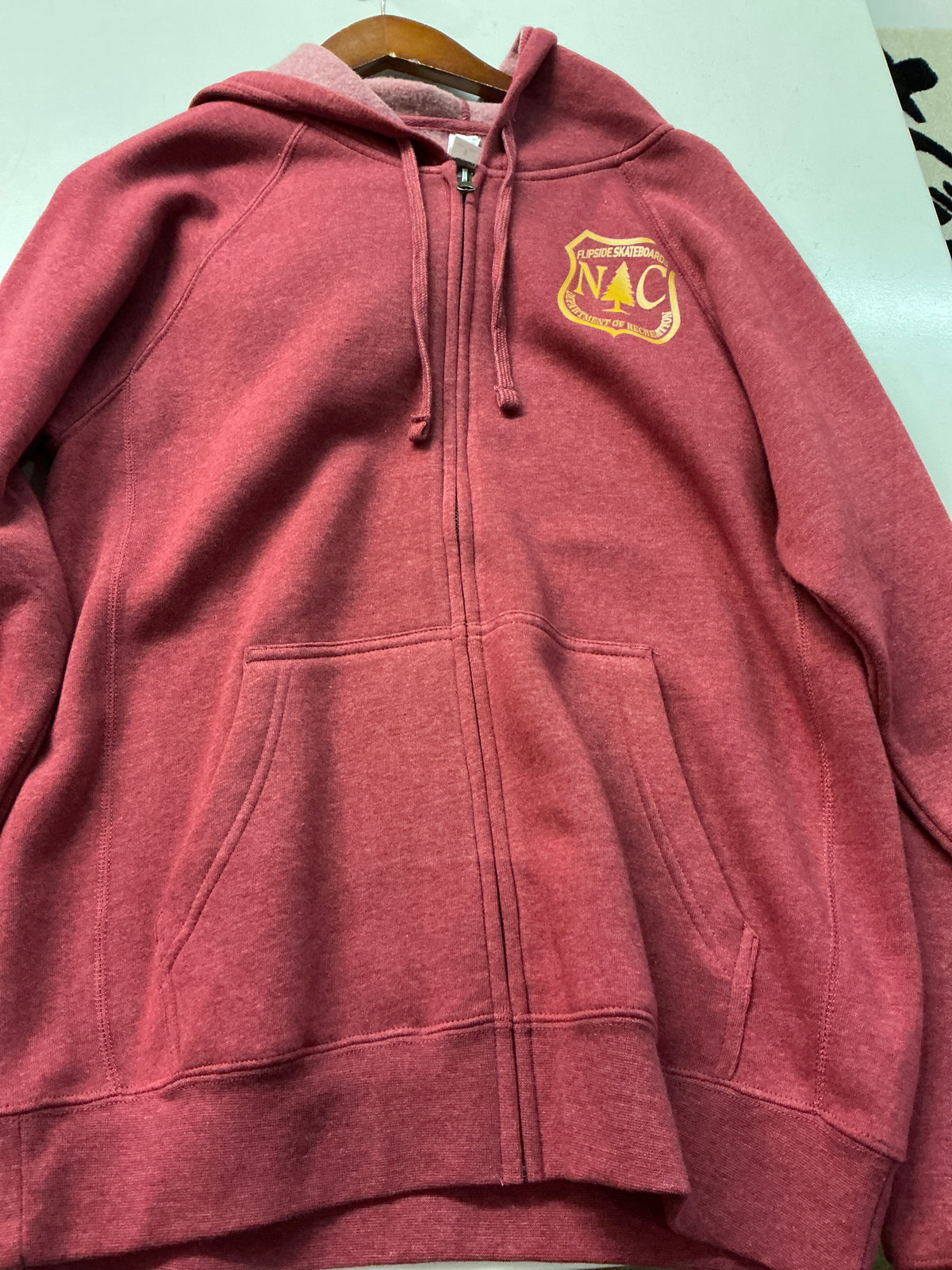 FLIPSIDE DOR ZIP YELLOW LOGO RED