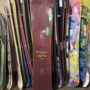 25 CAPITA BURGUNDY SNOWBOARD